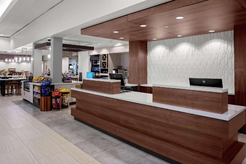 Hilton Garden Inn Atlanta Perimeter Center - image 10