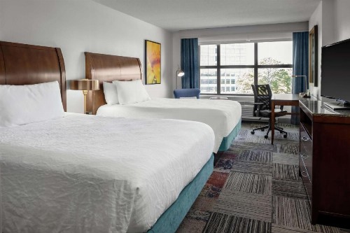 Hilton Garden Inn Atlanta Perimeter Center - image 2
