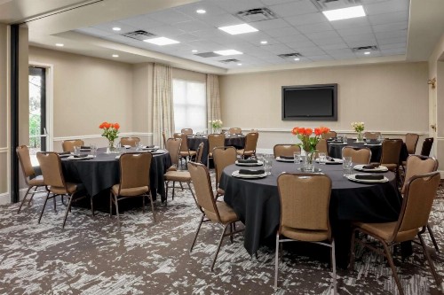 Hilton Garden Inn Atlanta Perimeter Center - image 21