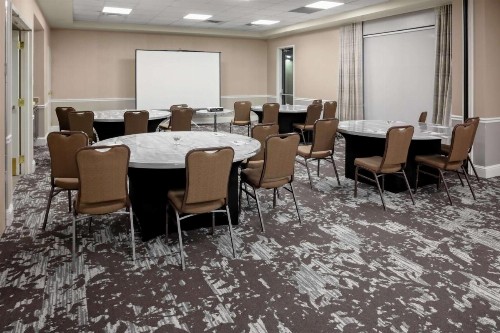 Hilton Garden Inn Atlanta Perimeter Center - image 29