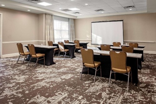 Hilton Garden Inn Atlanta Perimeter Center - image 5