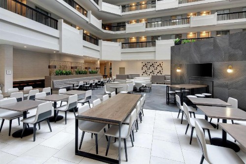 Embassy Suites Atlanta Perimeter - image 11