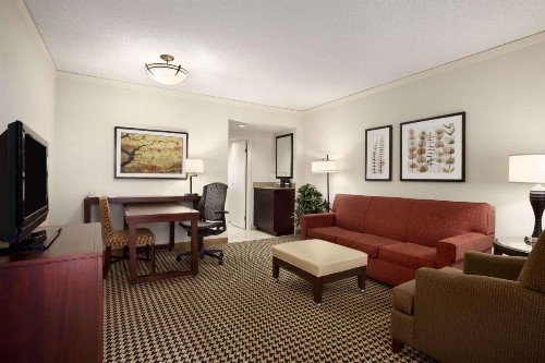 Embassy Suites Atlanta Perimeter - image 26