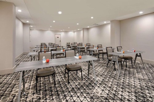Embassy Suites Atlanta Perimeter - image 39