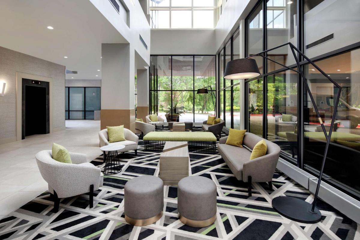 Embassy Suites Atlanta Perimeter - image 4