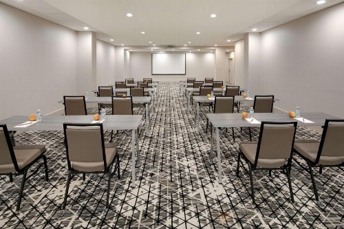 Embassy Suites Atlanta Perimeter - image 40