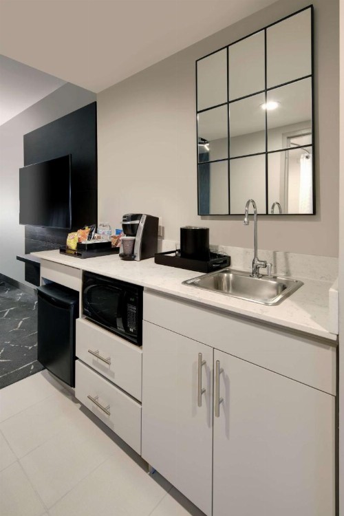 Embassy Suites Atlanta Perimeter - image 41