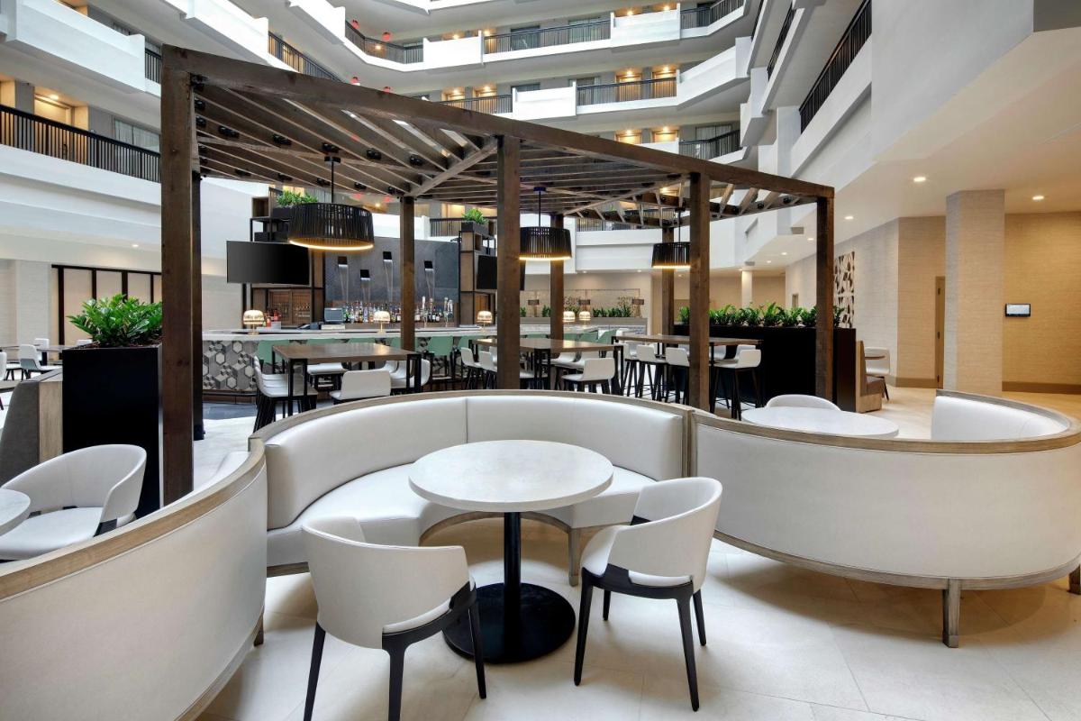 Embassy Suites Atlanta Perimeter - image 7