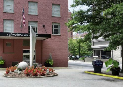 Hampton Inn & Suites Atlanta-Downtown - image 21