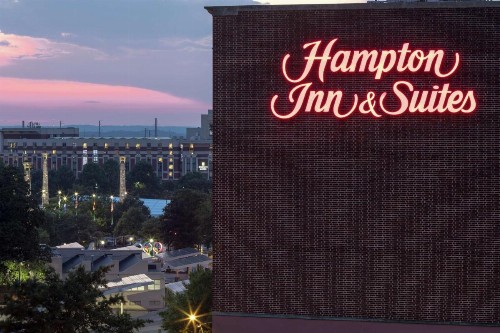 Hampton Inn & Suites Atlanta-Downtown - image 22