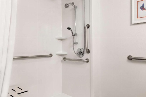 Hampton Inn Atlanta-Buckhead - image 10