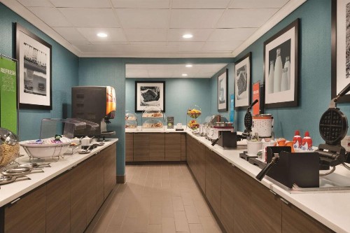 Hampton Inn Atlanta-Buckhead - image 12