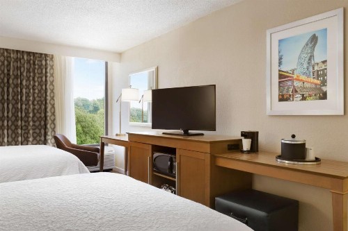Hampton Inn Atlanta-Buckhead - image 17