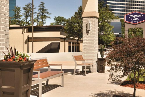 Hampton Inn Atlanta-Buckhead - image 2