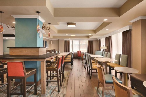 Hampton Inn Atlanta-Buckhead - image 29