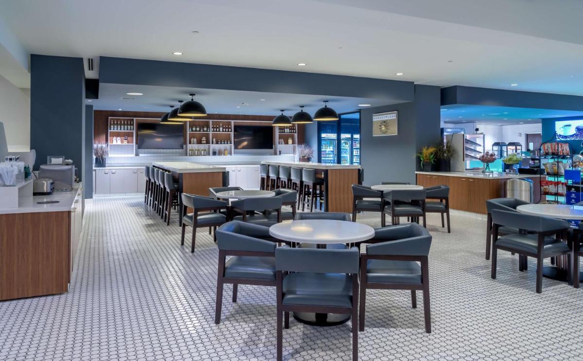 Hilton Atlanta - image 5