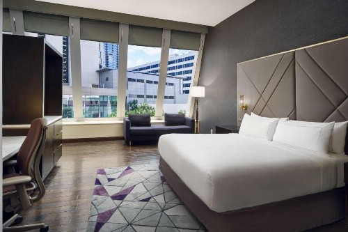 Hilton Atlanta - image 7