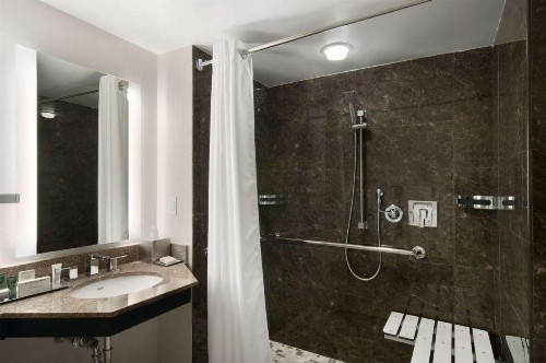 Hilton Atlanta Airport - image 38
