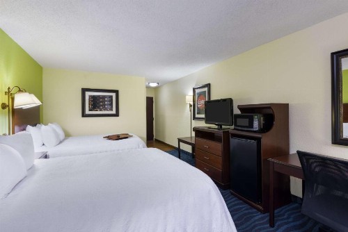 Hampton Inn Atlanta Perimeter Center - image 30