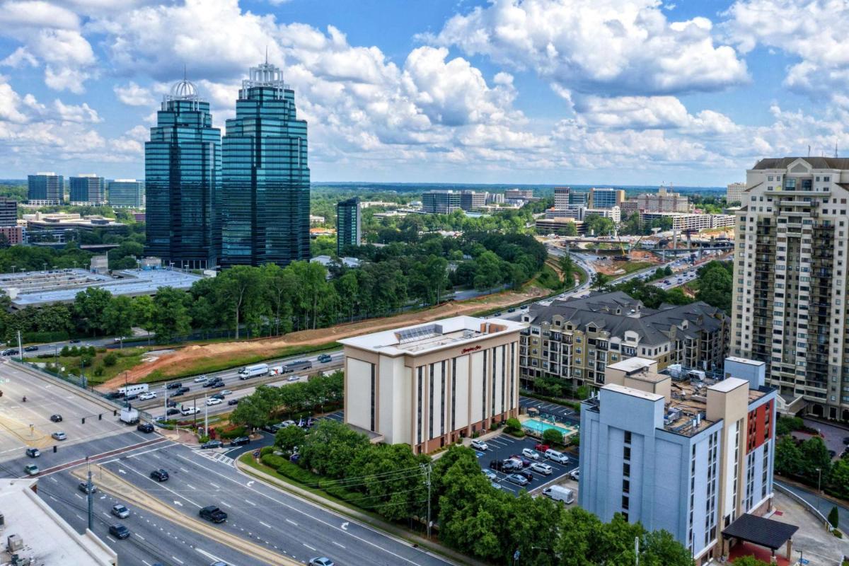 Hampton Inn Atlanta Perimeter Center - image 5