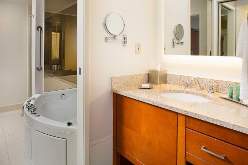 Hilton Atlanta Perimeter Suites - image 13