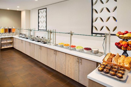Hilton Atlanta Perimeter Suites - image 7