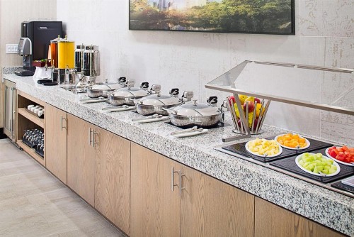 Hilton Atlanta Perimeter Suites - image 9