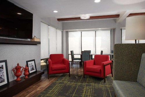Hampton Inn Atlanta-Cumberland Mall/Cobb Galleria Area - image 10