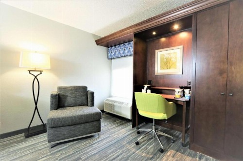 Hampton Inn Atlanta-Cumberland Mall/Cobb Galleria Area - image 11