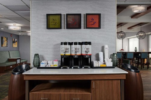 Hampton Inn Atlanta-Cumberland Mall/Cobb Galleria Area - image 16