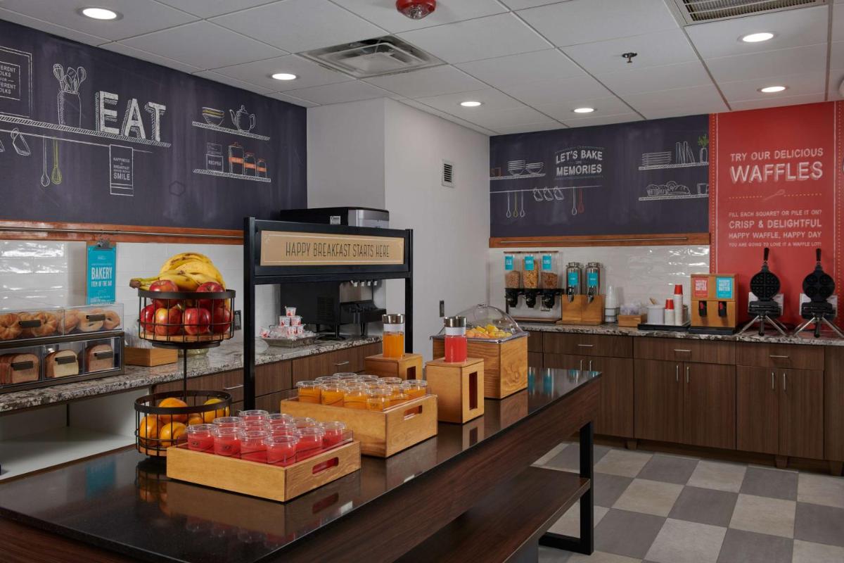 Hampton Inn Atlanta-Cumberland Mall/Cobb Galleria Area - image 4