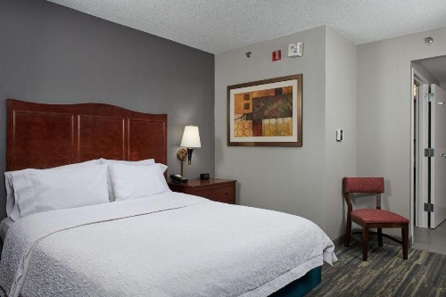 Hampton Inn Atlanta-Cumberland Mall/Cobb Galleria Area - image 5