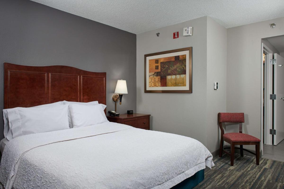 Hampton Inn Atlanta-Cumberland Mall/Cobb Galleria Area - image 5