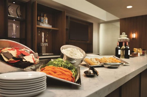 Embassy Suites Atlanta at Centennial Olympic Park - image 14