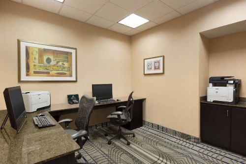 Embassy Suites Atlanta at Centennial Olympic Park - image 20