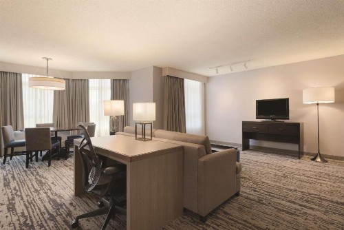 Embassy Suites Atlanta at Centennial Olympic Park - image 37