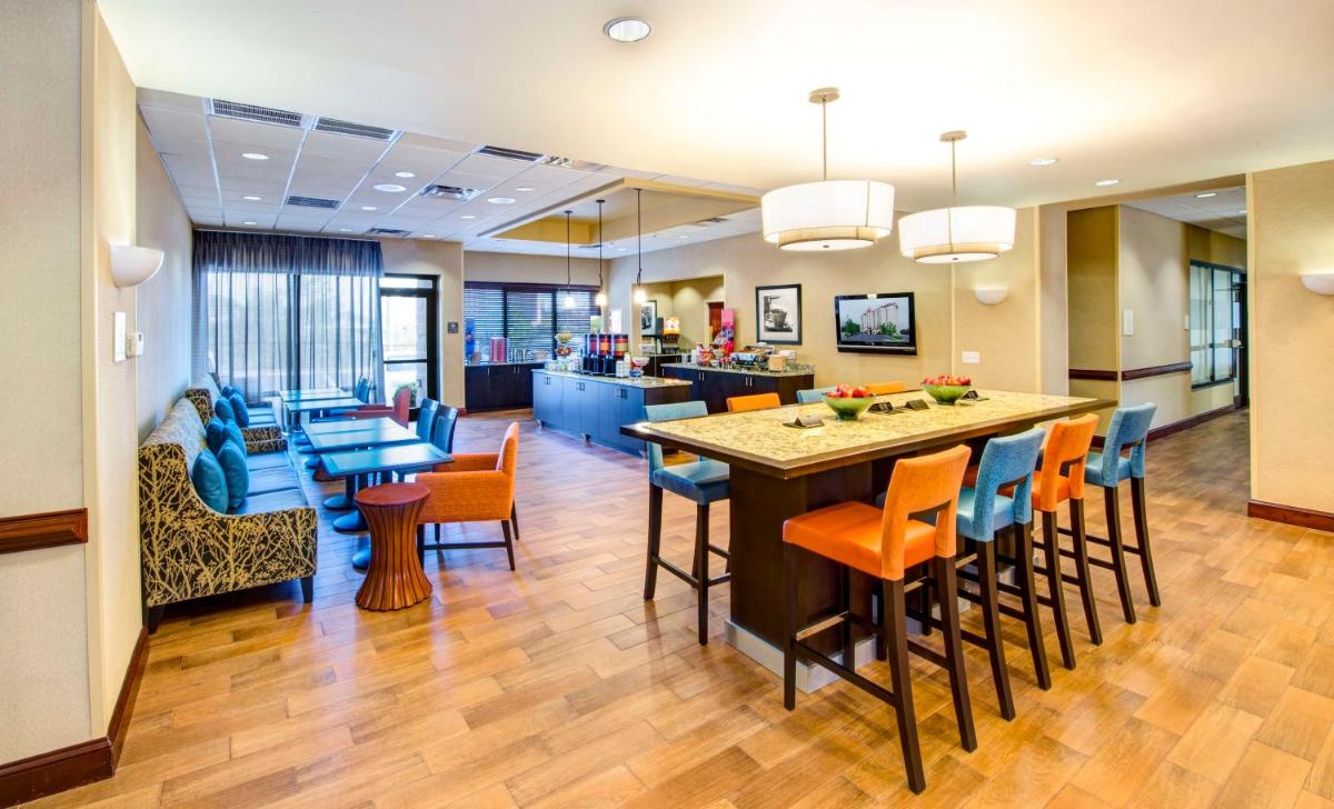 Hampton Inn & Suites Atlanta-Galleria - image 6