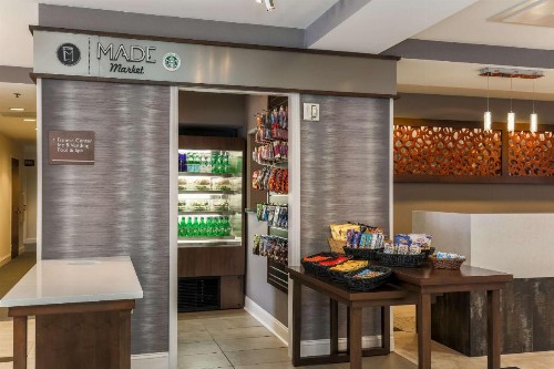 DoubleTree by Hilton Atlanta Airport - image 10