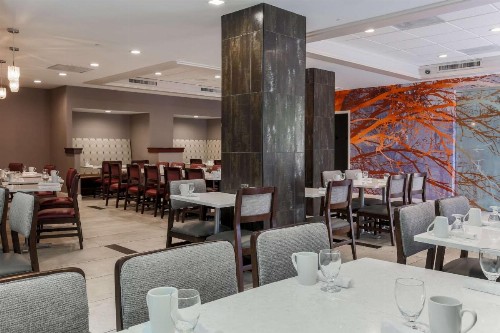 DoubleTree by Hilton Atlanta Airport - image 2