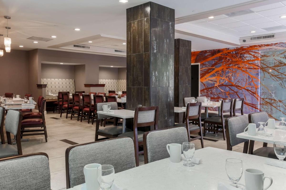 DoubleTree by Hilton Atlanta Airport - image 2