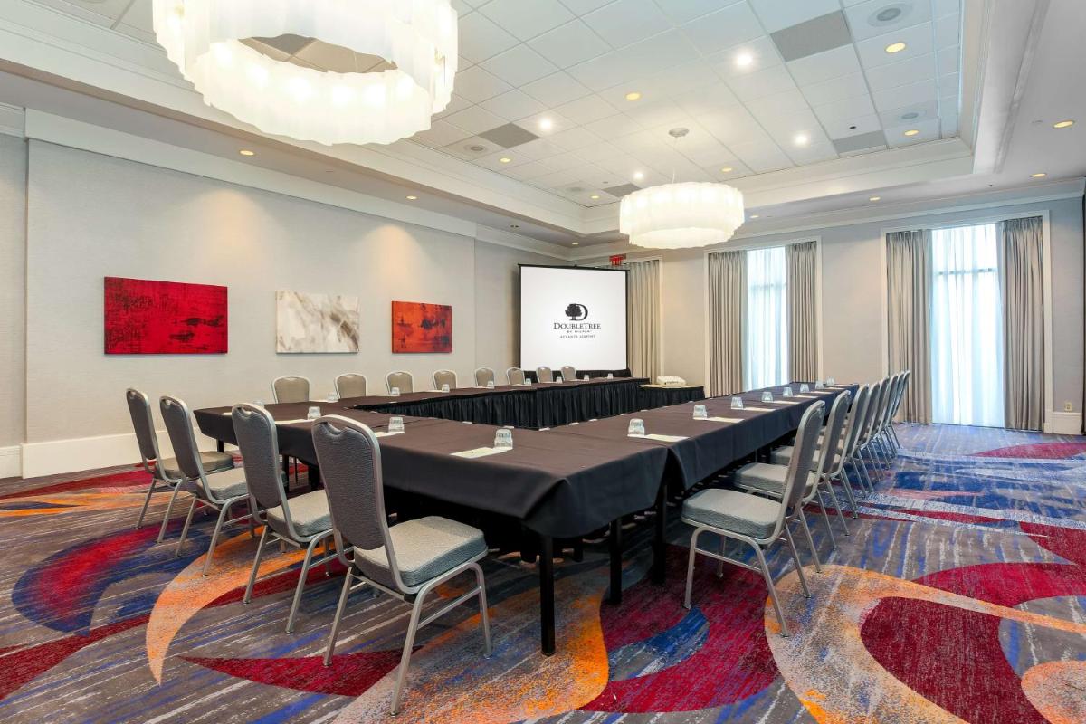 DoubleTree by Hilton Atlanta Airport - image 6
