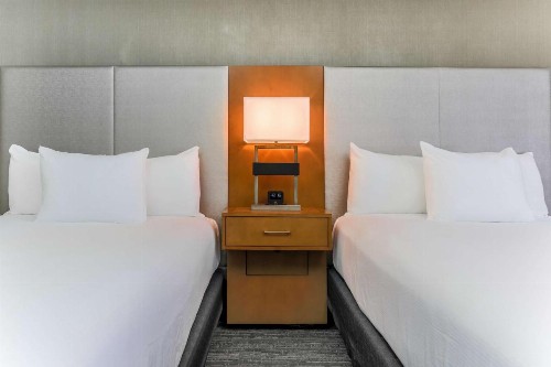 DoubleTree by Hilton Atlanta Airport - image 7
