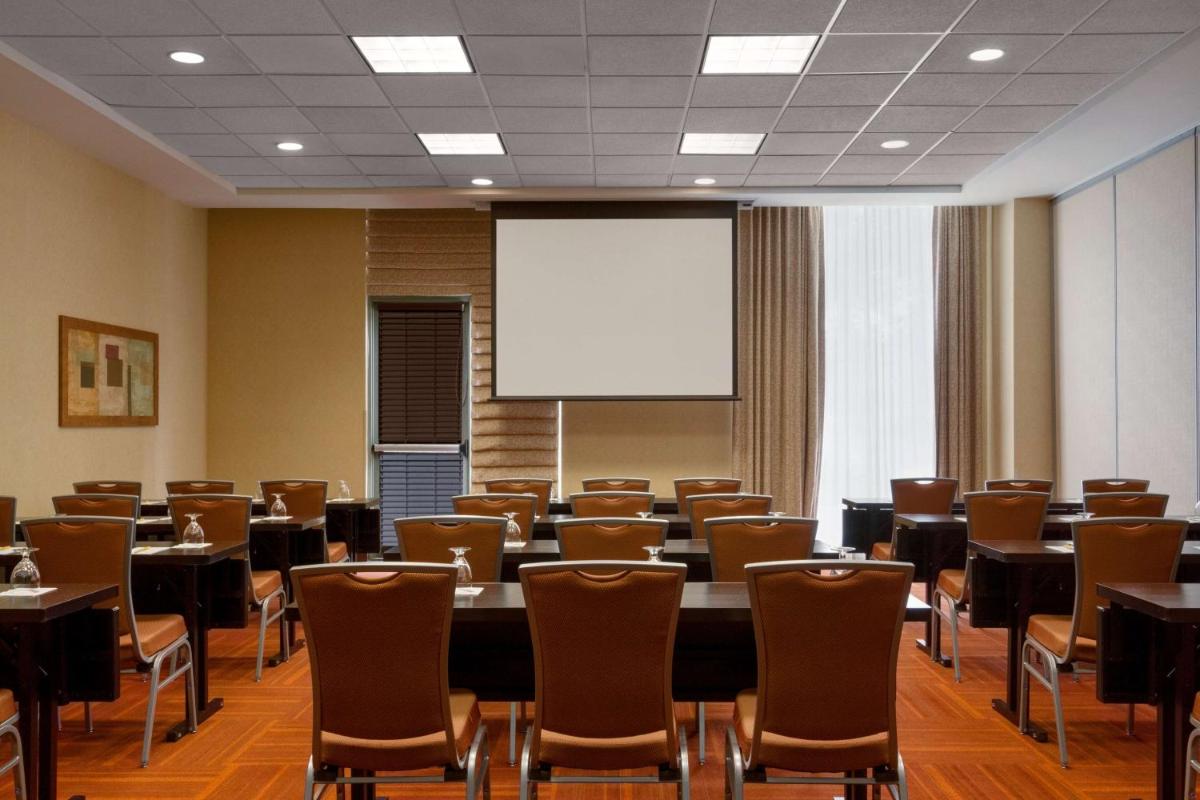 Hilton Garden Inn Atlanta Marietta - image 6