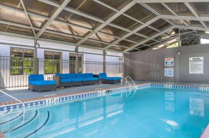 Days Inn by Wyndham Atlanta Marietta Ballpark - image 15