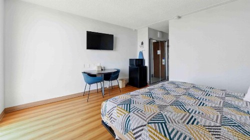 Motel 6-Atlanta GA - Virginia Ave - image 13