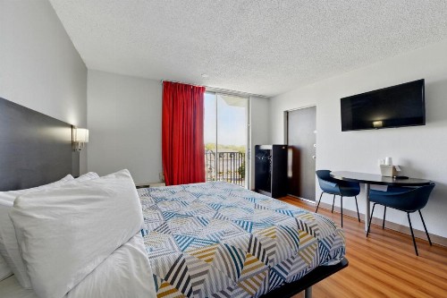 Motel 6-Atlanta GA - Virginia Ave - image 19