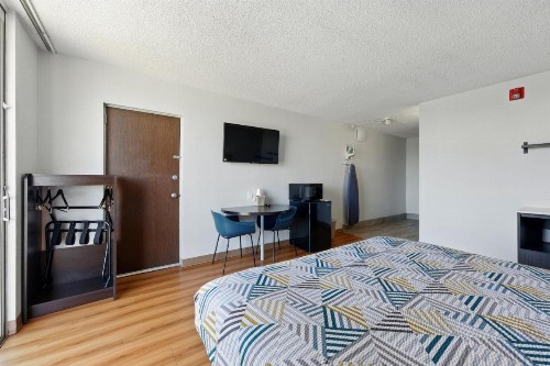 Motel 6-Atlanta GA - Virginia Ave - image 24