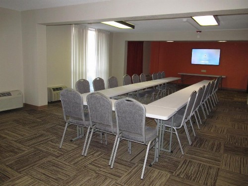 Motel 6-Atlanta GA - Virginia Ave - image 3