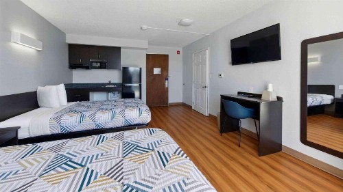 Motel 6-Atlanta GA - Virginia Ave - image 4