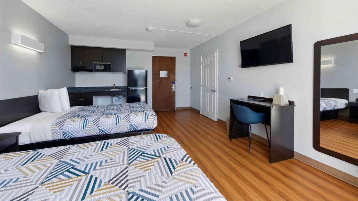 Motel 6-Atlanta GA - Virginia Ave - image 4
